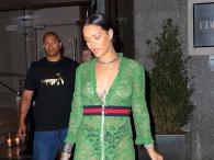 Rihanna w kontrowersyjnej kreacji